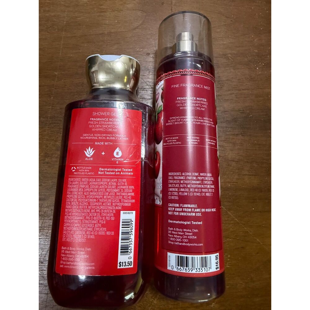 Bath & Body Works Strawberry Pound Cake shower gel/fragrance mist